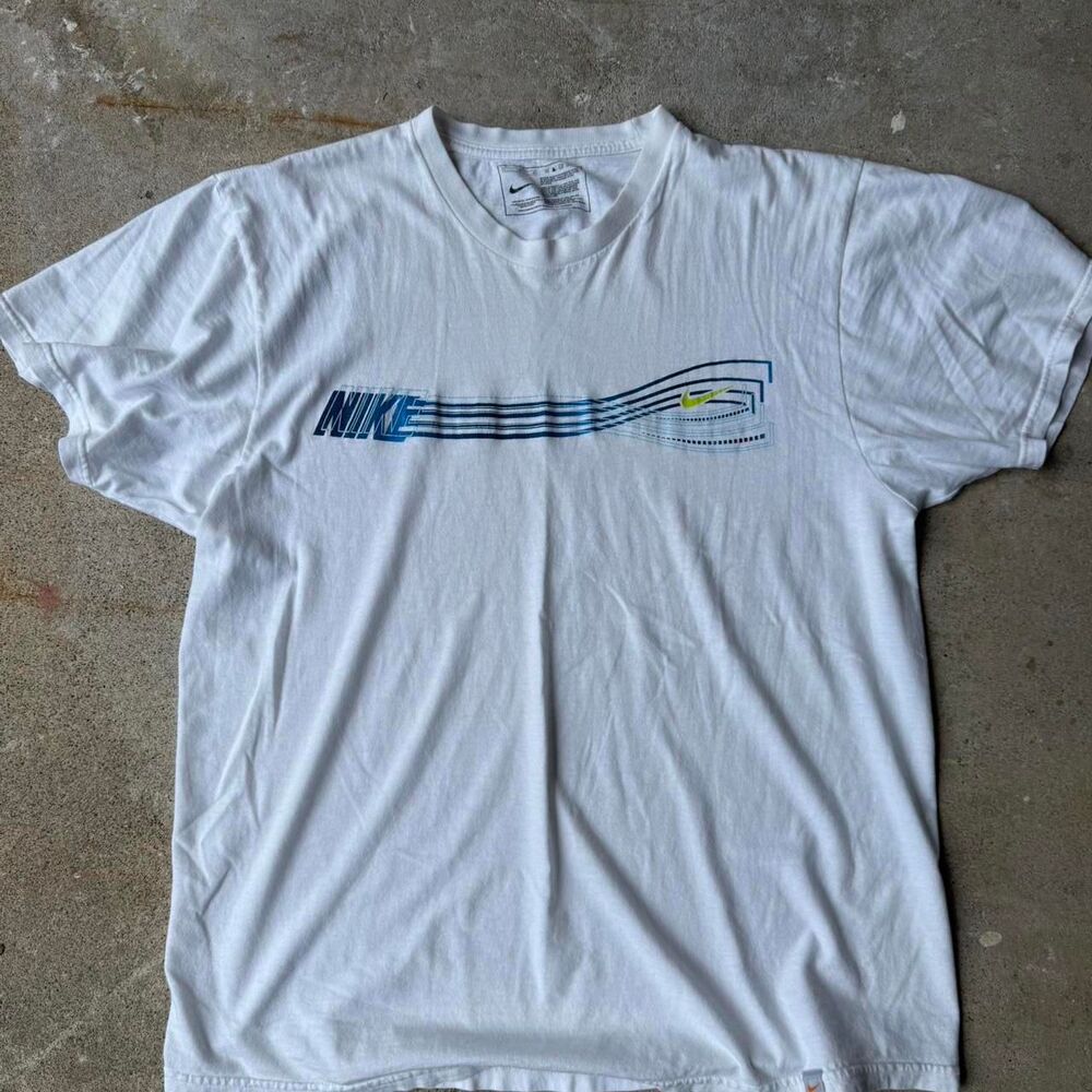 Y2K Nike T-Shirt – Vintage 2000s Swoosh Logo Tee – White Blue Graphic – Size L